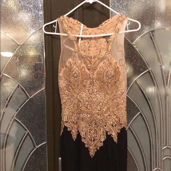 Black and gold prom dress - Picture 5 of 8